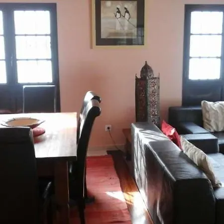 Sleeps 6 Pool Wifi Apartment *