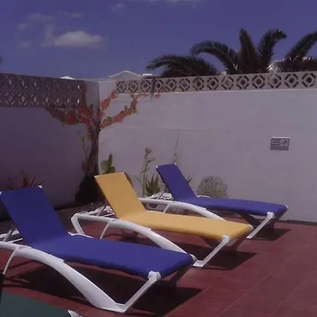 Sleeps 6 Pool Wifi Apartment